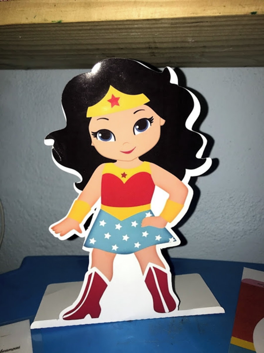 Display de Mesa Arquivo de Corte Silhouette Mulher Maravilha