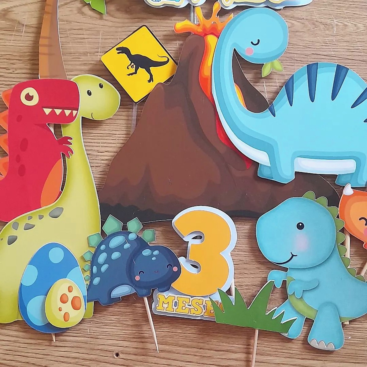 Topo de Bolo Dinossauro Baby - Imagem 3