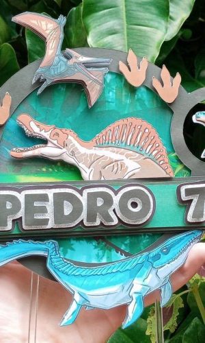 Topo de Bolo Dinossauros Giratório em Camadas