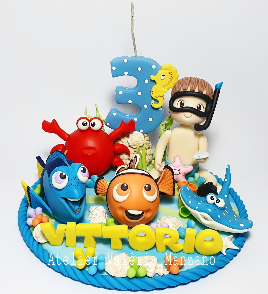 Topo de Bolo Menino Mergulhador com Nemo e Dory - Imagem 2