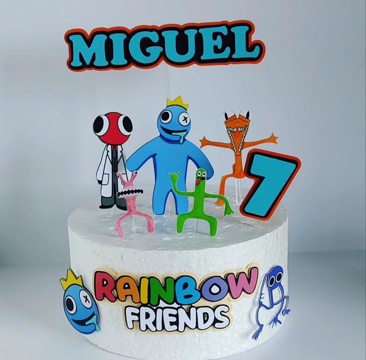 Topo de Bolo Rainbow Friends