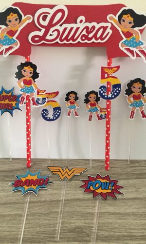 Arquivo Corte -Topo para bolo mulher maravinha-STUDIO