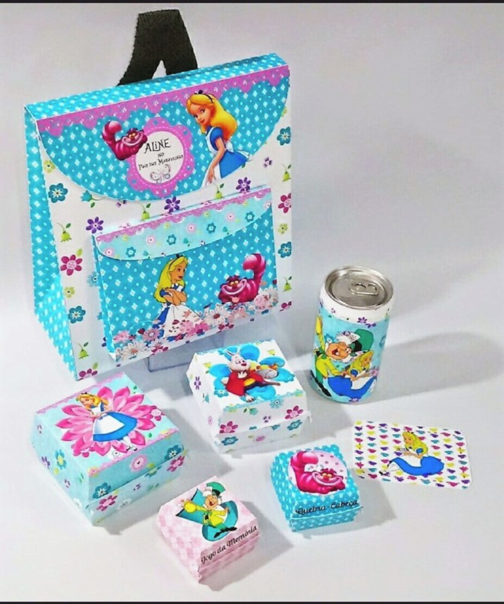 Arquivo de Corte Mochila Alice no Pais das Maravilha