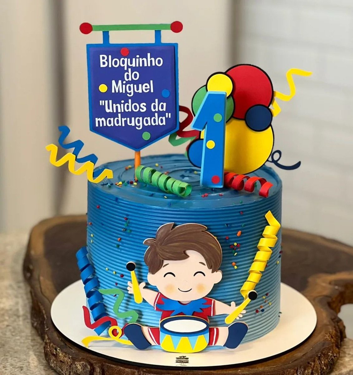Arquivo de Corte Topo de Bolo Bloquinho Carnaval Menino 086