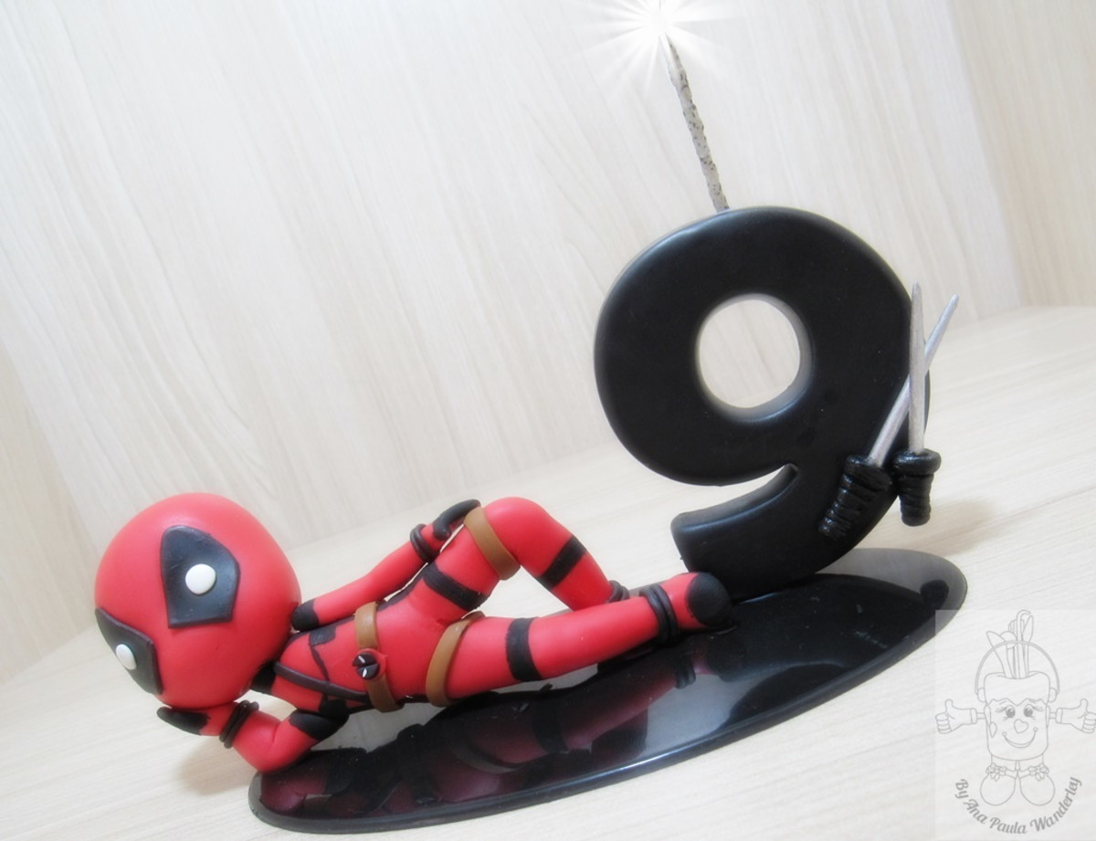 Topo de Bolo Deadpool com Vela - Imagem 2