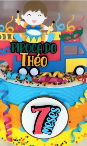 Topo de Bolo Menino no Trio Elétrico Arquivo de Corte