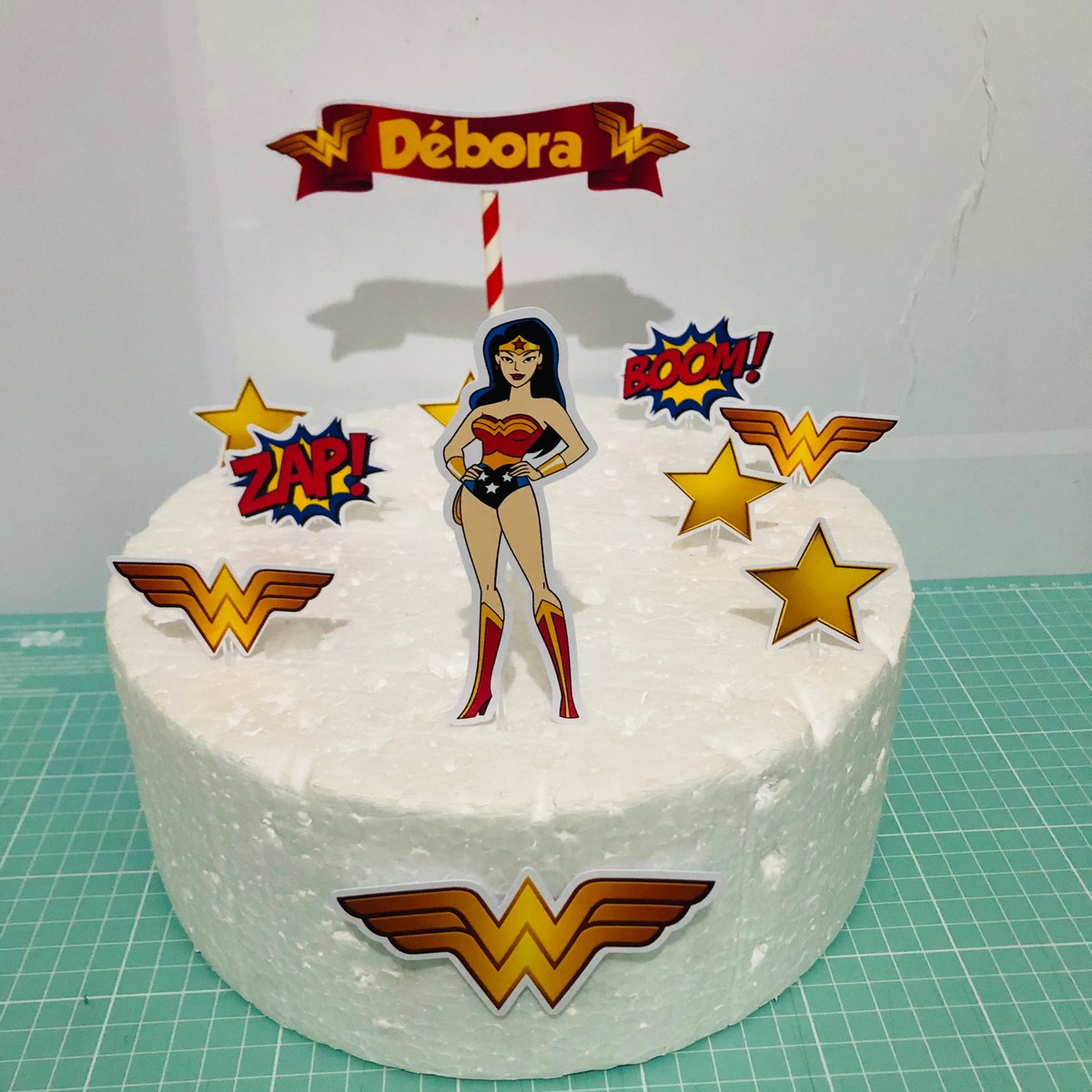 Topper de Bolo Mulher Maravilha (arquivo de Corte) 4 Por 10 - Imagem 2