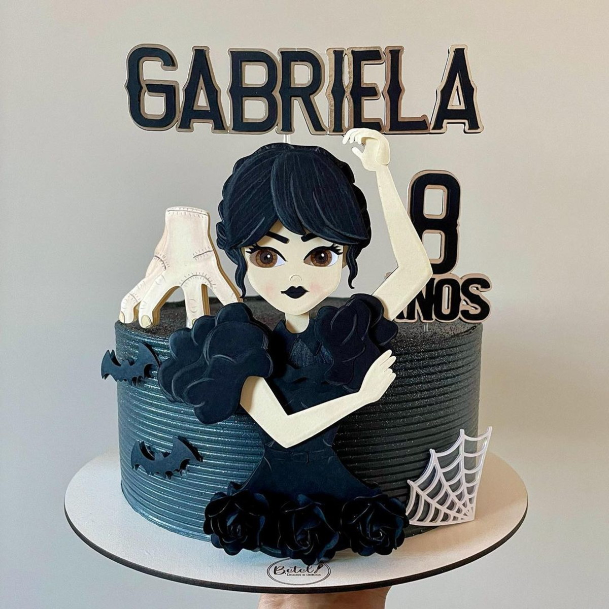 Arquivo Corte Topo de Bolo Wandinha Familia Addams 020