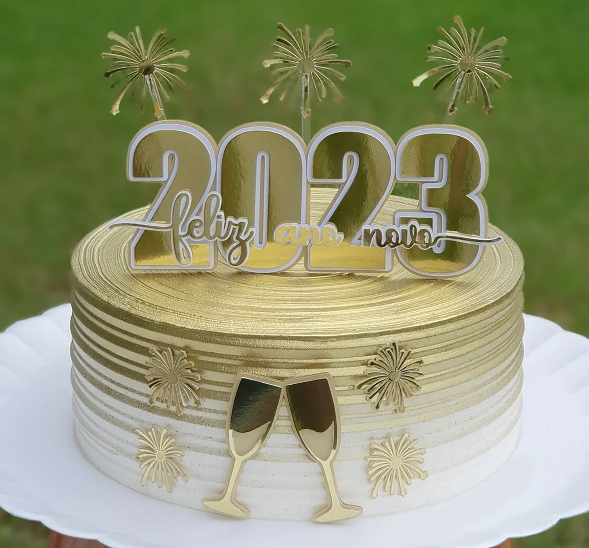Arquivo de Corte: Topo de Bolo Feliz Ano Novo 2023 042