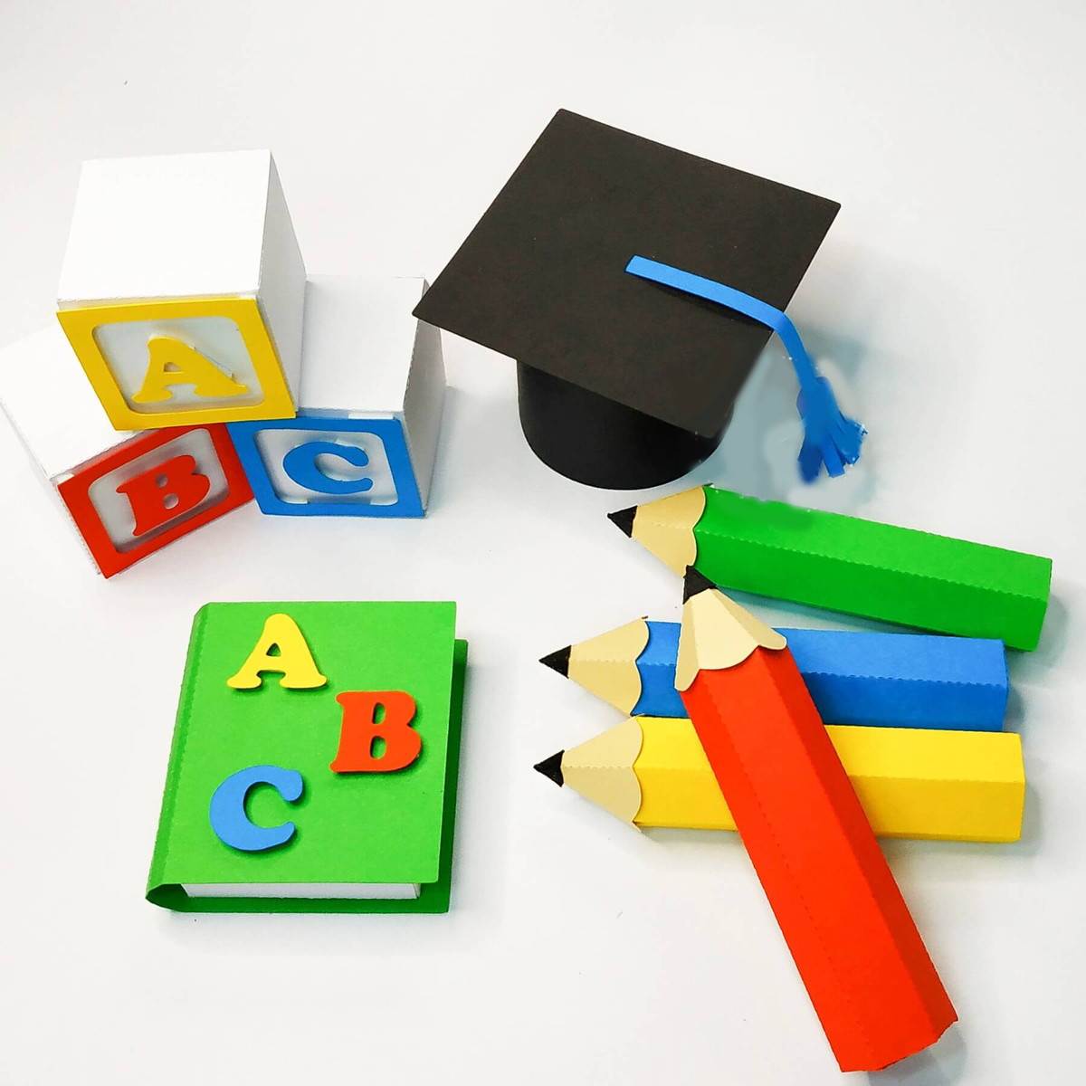 Arquivo de Corte: Topo de Bolo Formatura Abc 3d Camadas 019