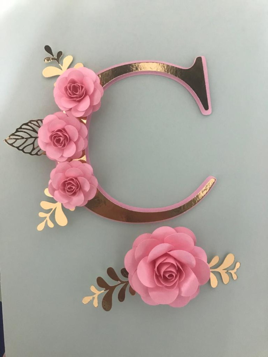 Arquivo de corte topo de bolo letra C com molde flor e folha