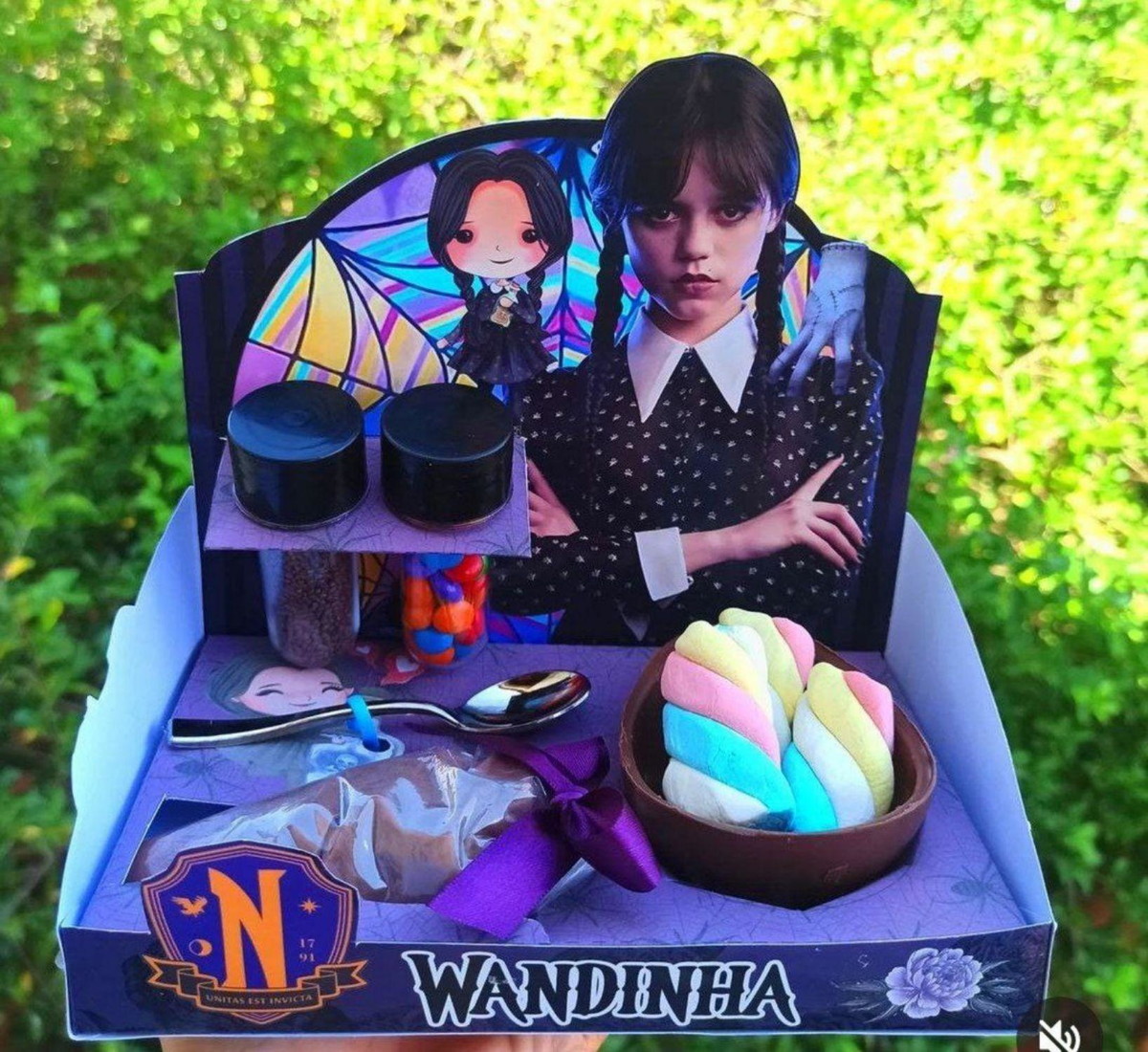 Arquivo Pascoa Cesta Confeiteiro + Colorir Wandinha #14772