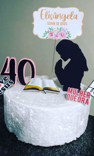 Topo de Bolo mulher que ora