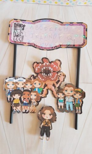 Topo de Bolo Stranger Things